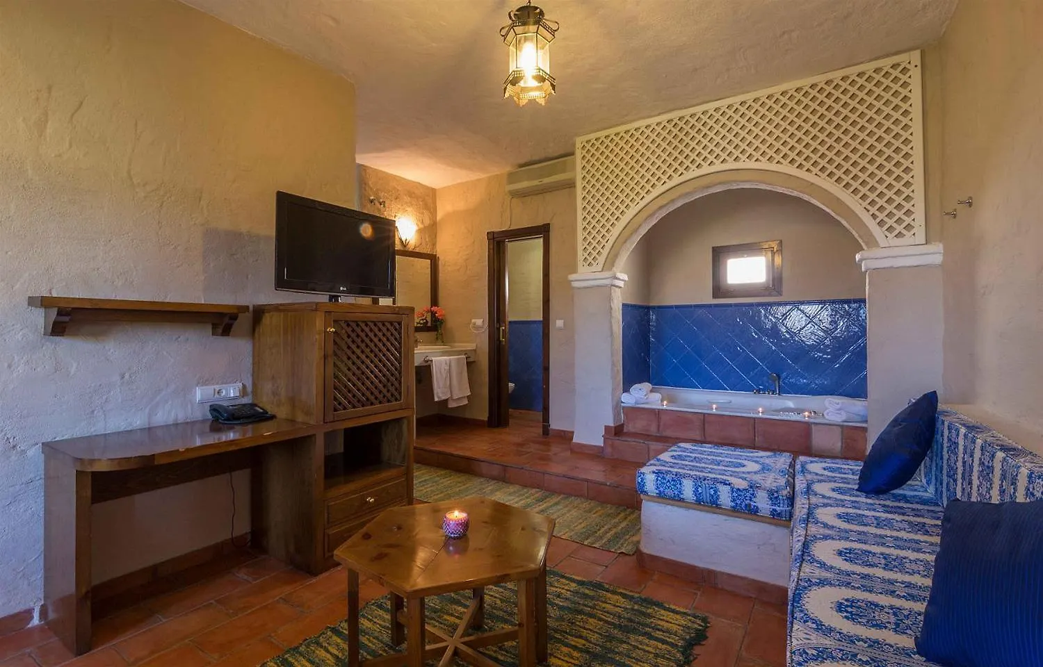 Hotel Rural Halal La Kabila Roquetas de Mar 3*,